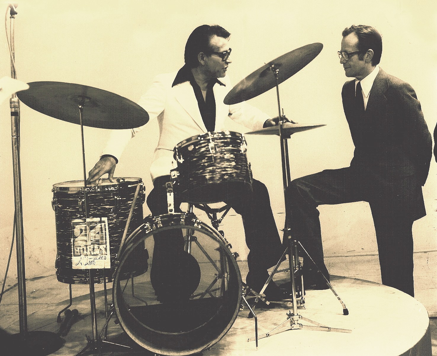 Tino Contreras con Jacobo Zabludovsky. Año: 1977