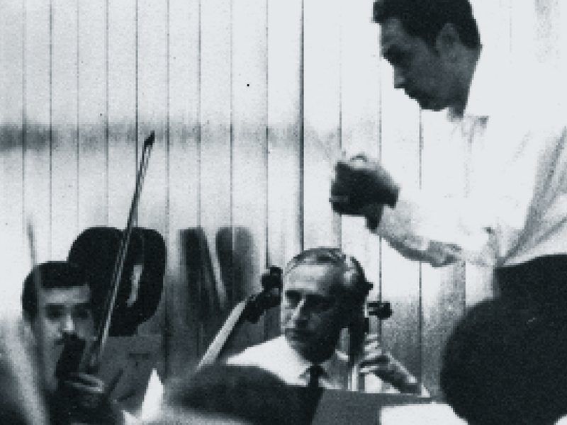 Luis Herrera de la Fuente en la Orquesta Sinfónica Nacional. Ensayo en el

Conservatorio Nacional